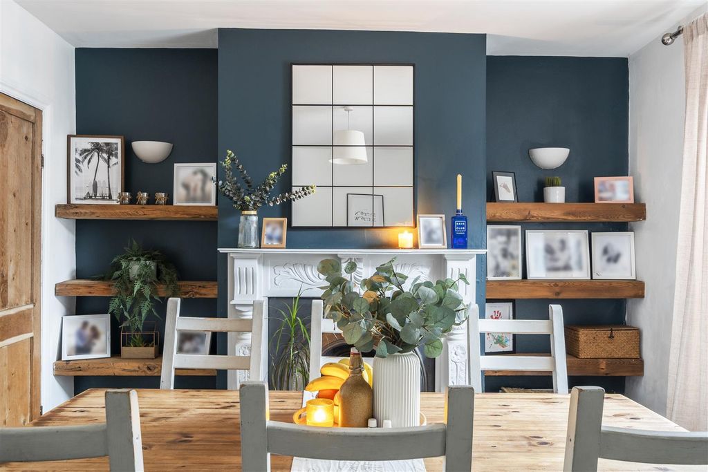 Property photo 3 of 14 Dining Room