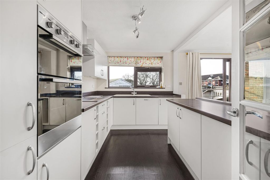 Property photo 3 of 14 60_25545.Jpg