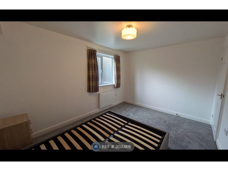 Property photo 3 of 9 Bedroom 1