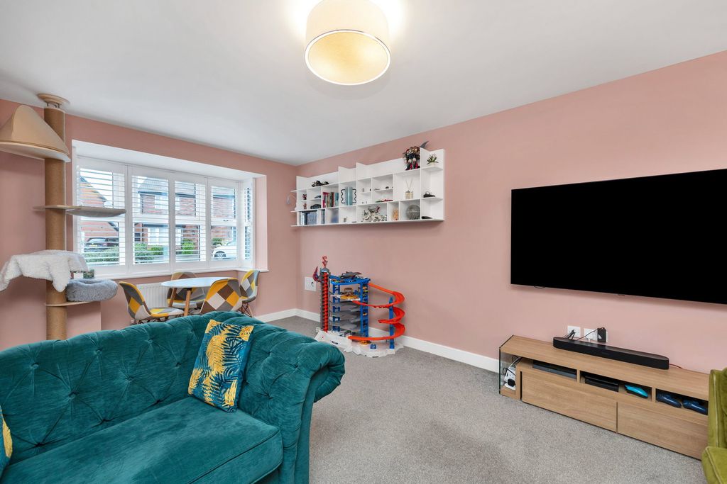 Property photo 3 of 18