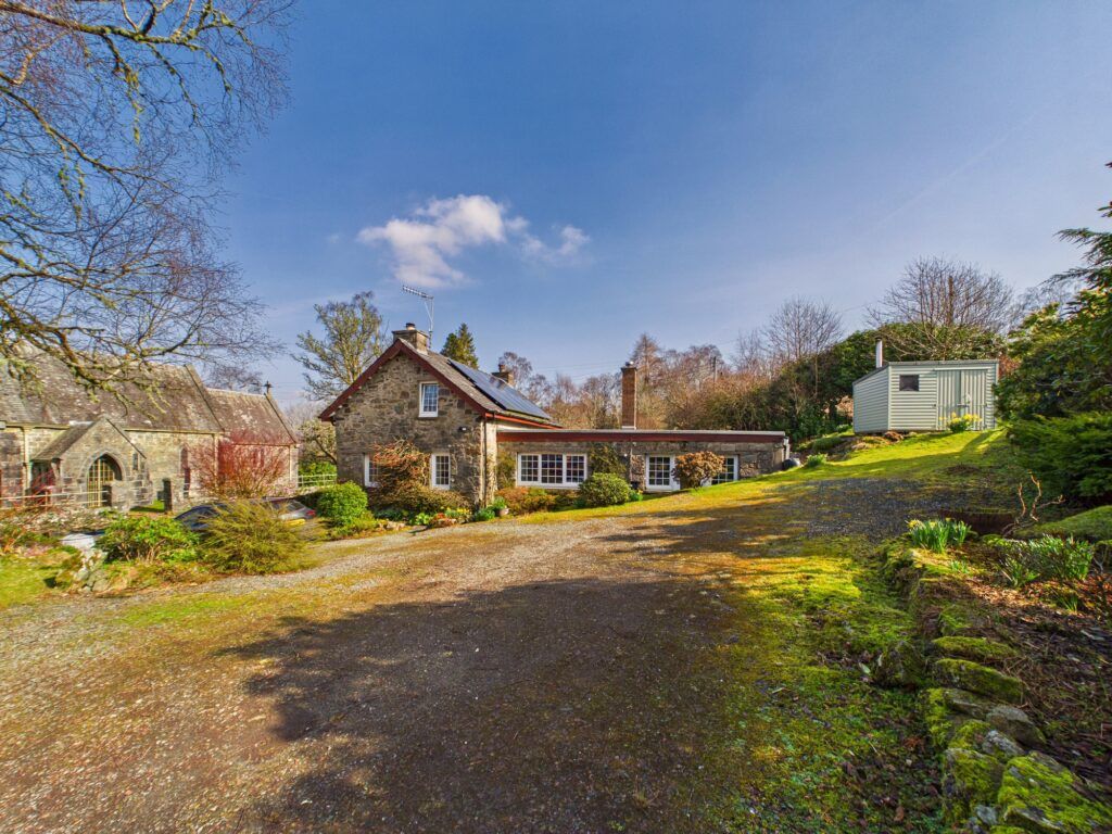 Property photo 1 of 31