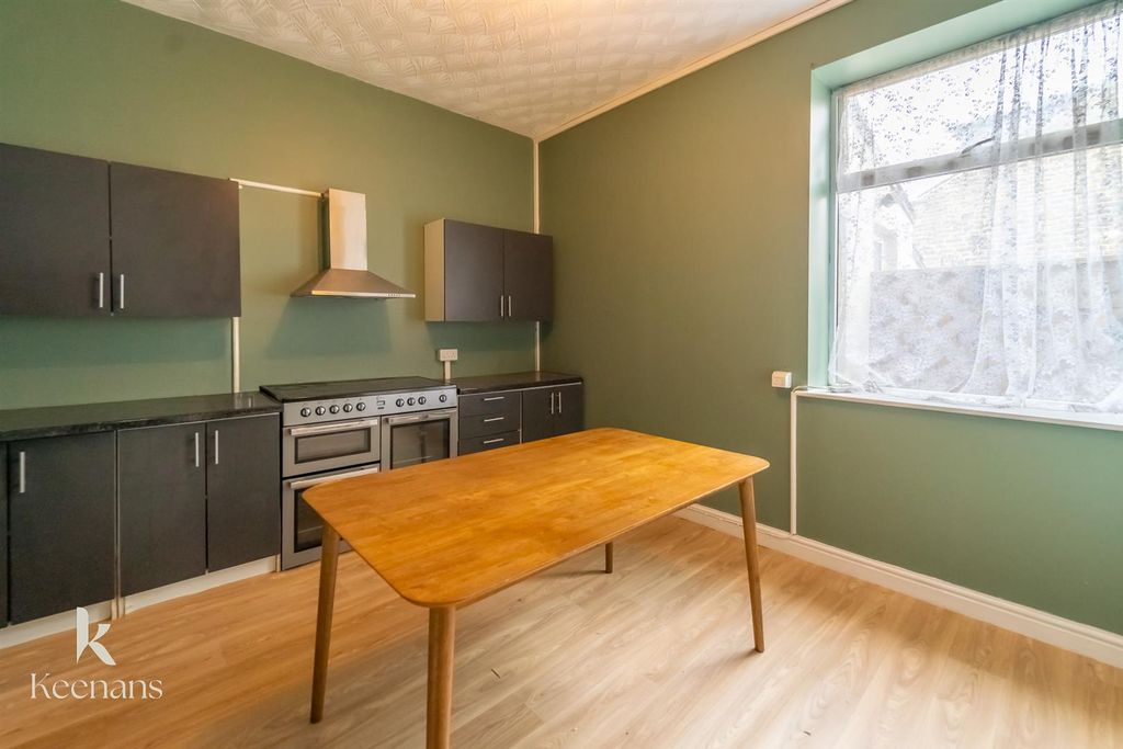 Property photo 2 of 18 Newchruch Road-4.Jpg