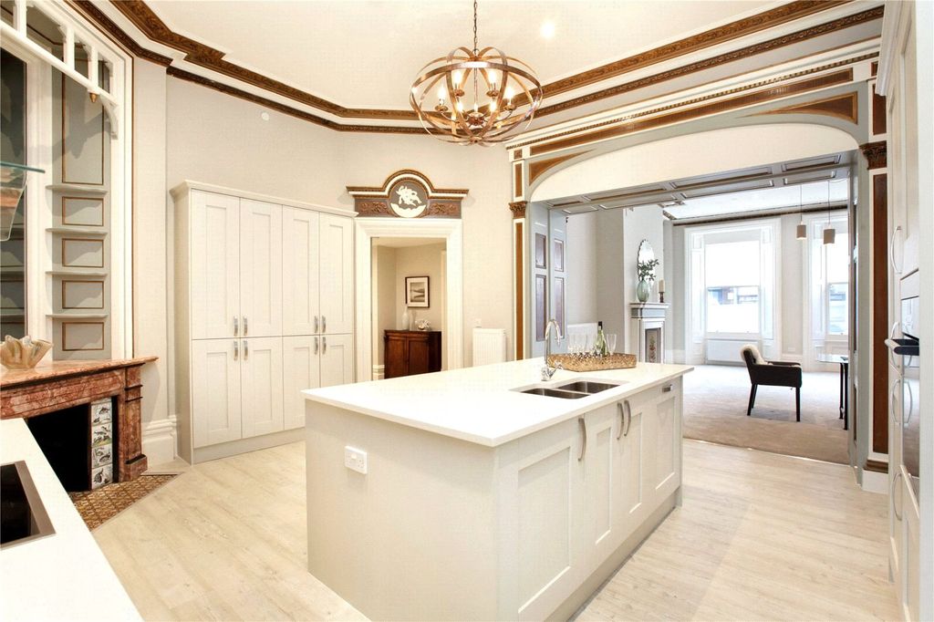 Property photo 2 of 22 Picture No. 11