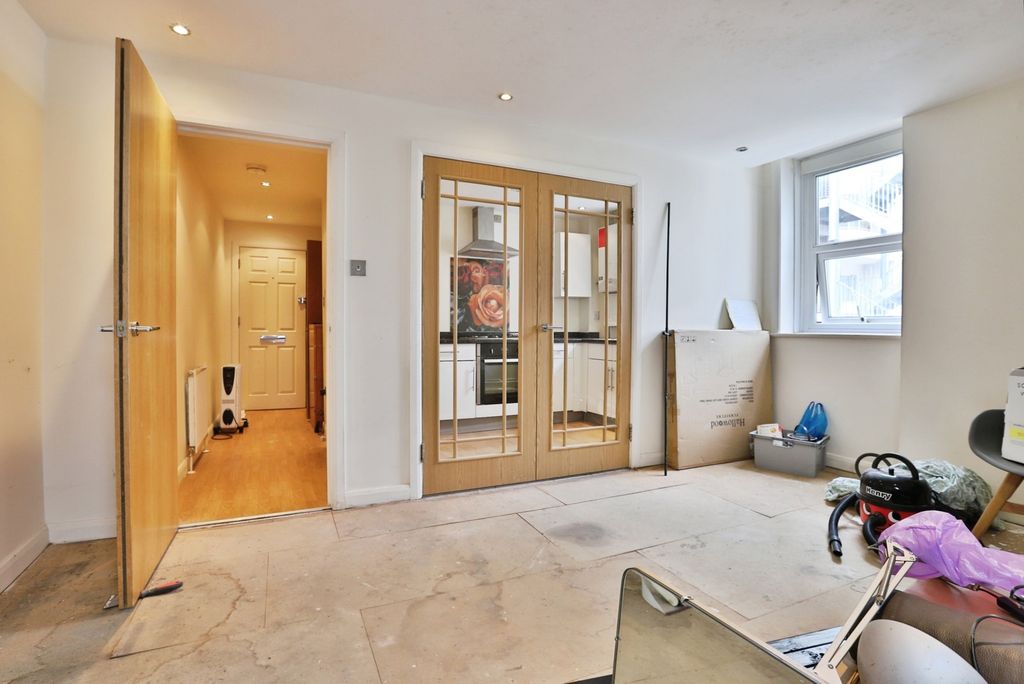Property photo 2 of 15 Pbox-Img.Jpg