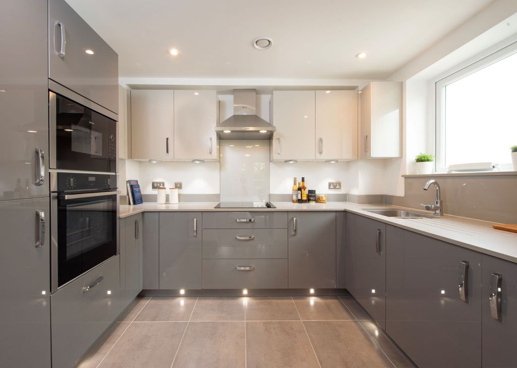 Property photo 3 of 14 Show Home Kitchen