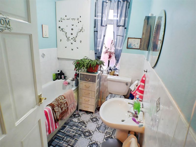 Property photo 3 of 10 Photo 1