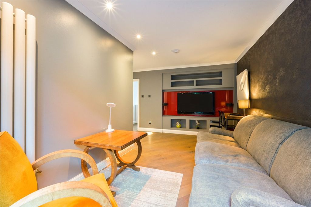 Property photo 2 of 12 Picture No. 32