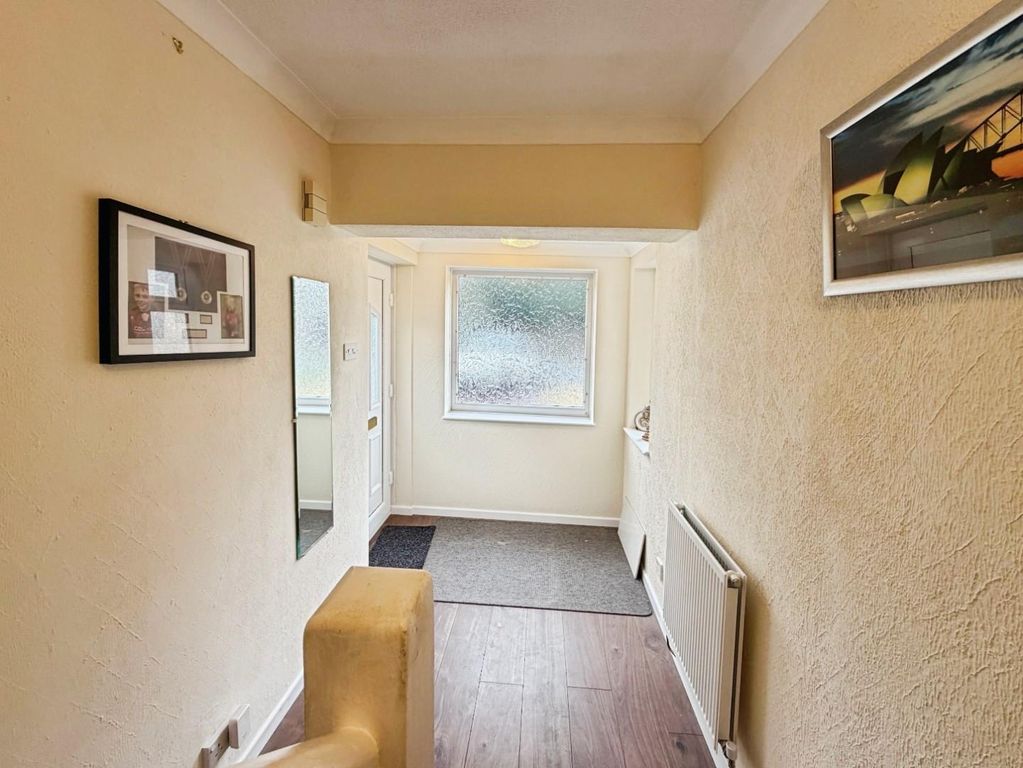 Property photo 2 of 32 cd7E24Fa--417A-Bfad-487069E093Bf-18892-0000074026E