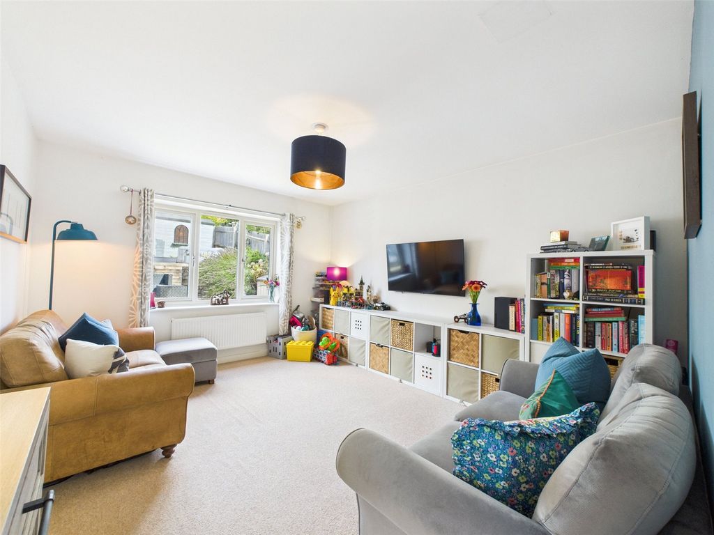 Property photo 2 of 17 Picture No. 10