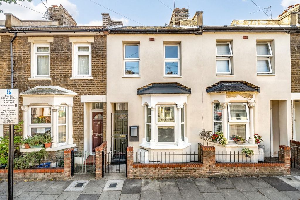 Property photo 1 of 11