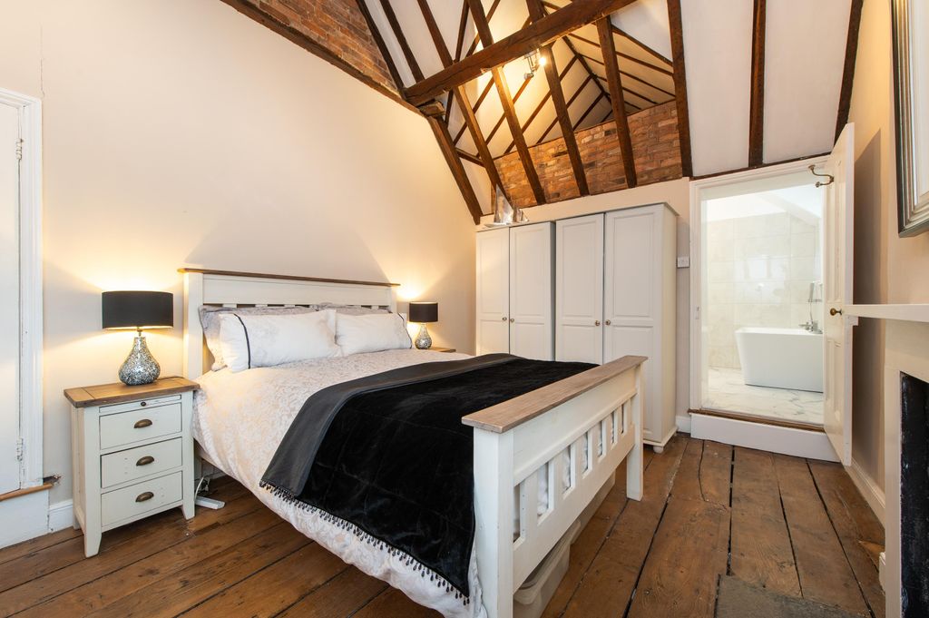 Additional image 20 of 11 bed farm for saleKings Lane, Snitterfield, Stratford-Upon-Avon, Warwickshire CV37.