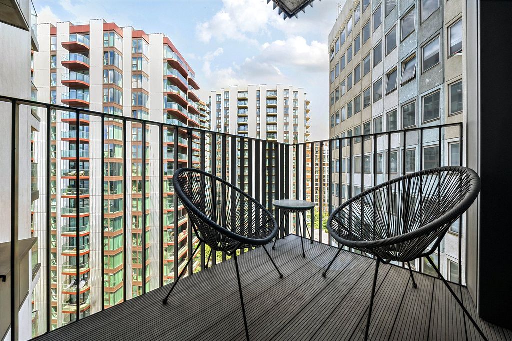 Property photo 3 of 13 Balcony