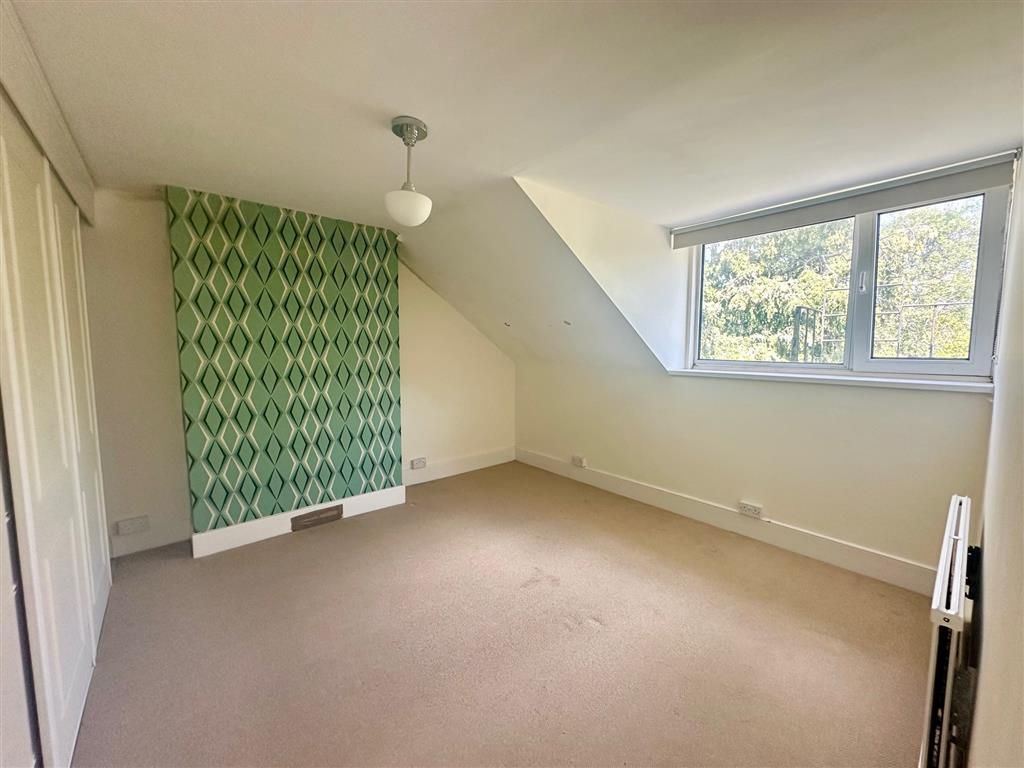 Property photo 3 of 6 Bedroom