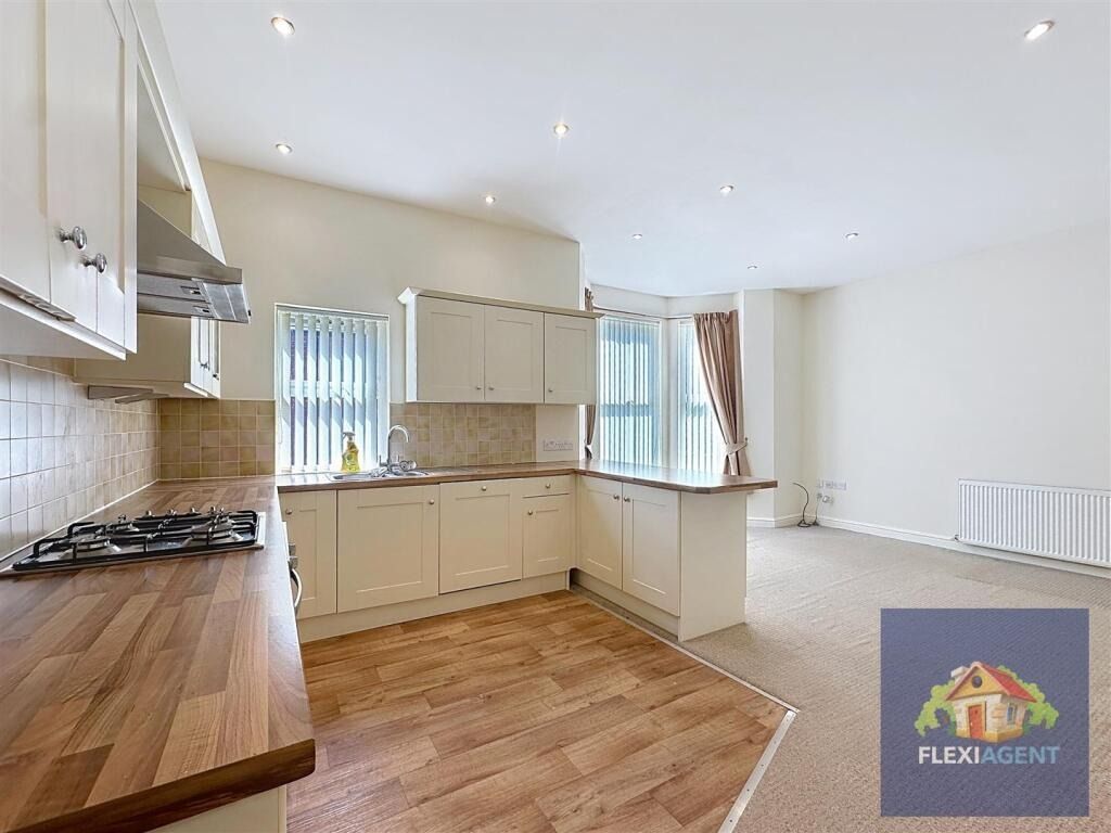 Property photo 2 of 13 4263643