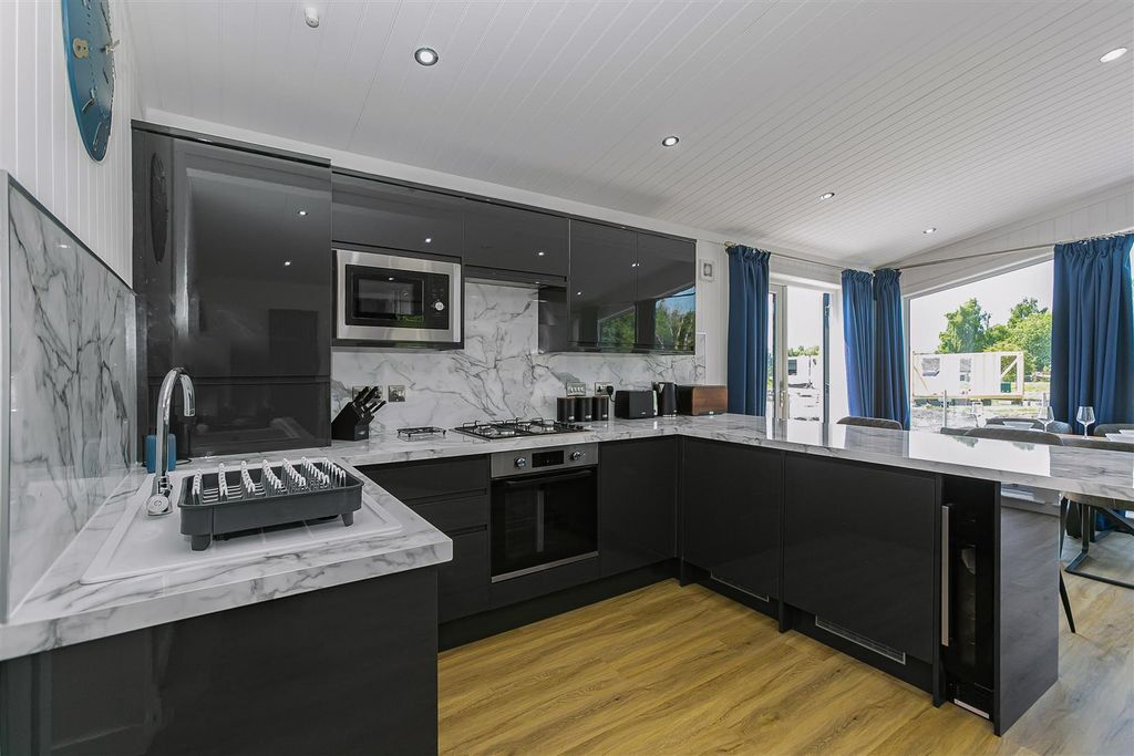 Property photo 3 of 43 DX7A8427.Jpg
