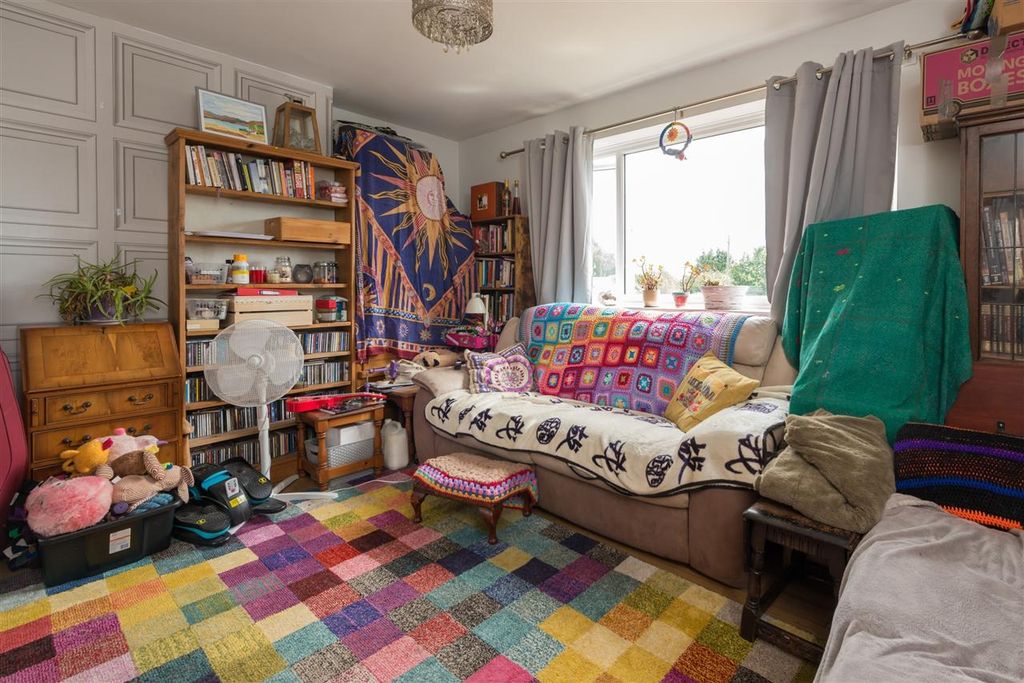 Property photo 2 of 14