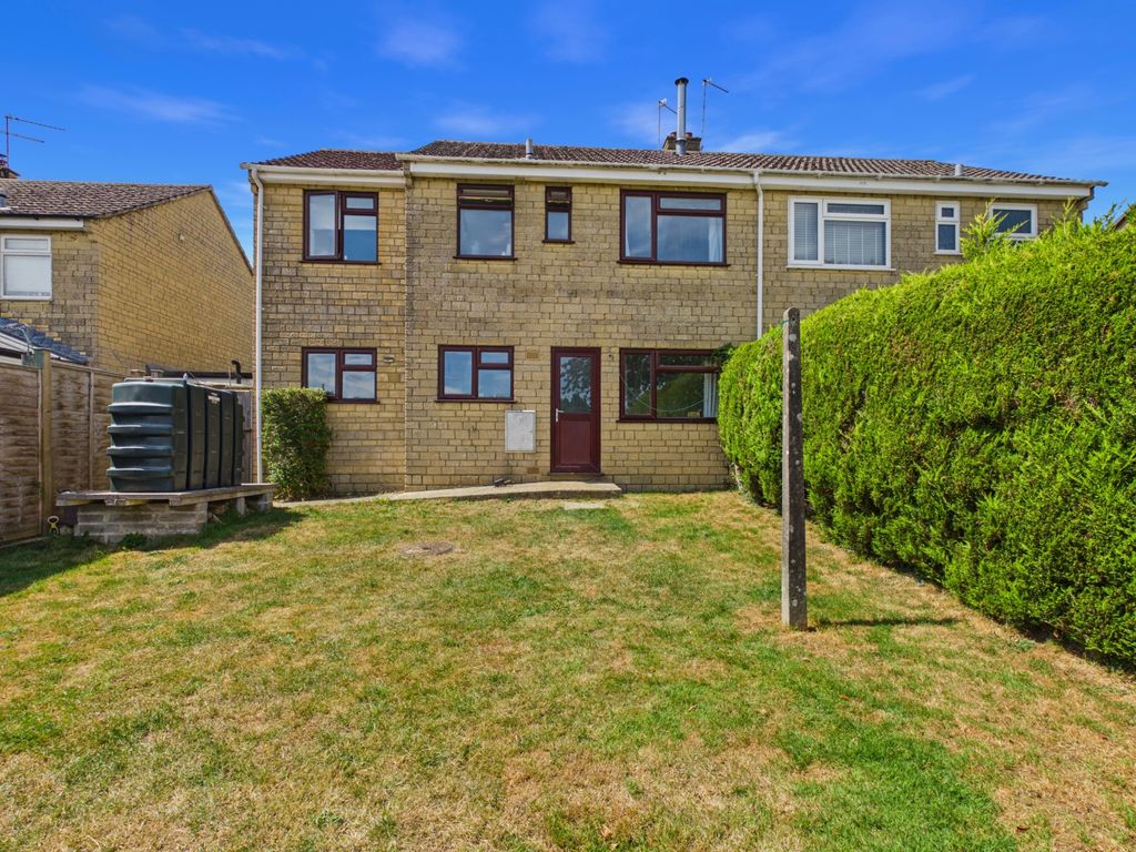 Property photo 3 of 18 Cam04873G0-Pr0106-Still019