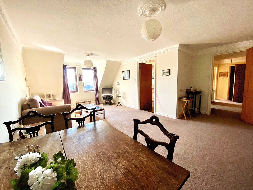 Property photo 2 of 17 Picture No. 31