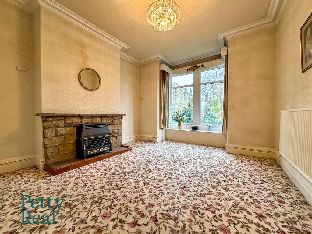 Property photo 2 of 19 999854D8-090C-471C-8013-275A9Cf14D57.Jpeg