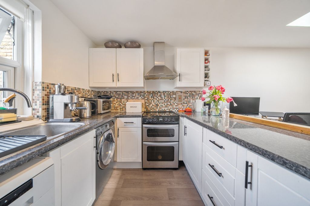 Property photo 3 of 15 1525369-12-6Ab671...
