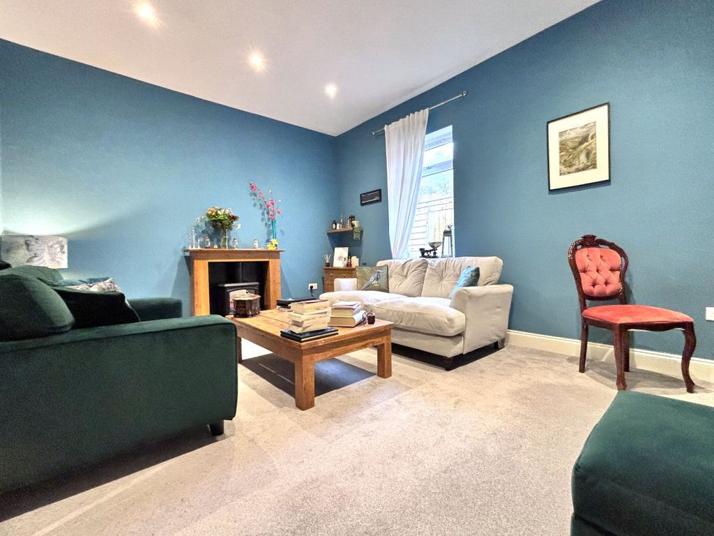 Property photo 2 of 26