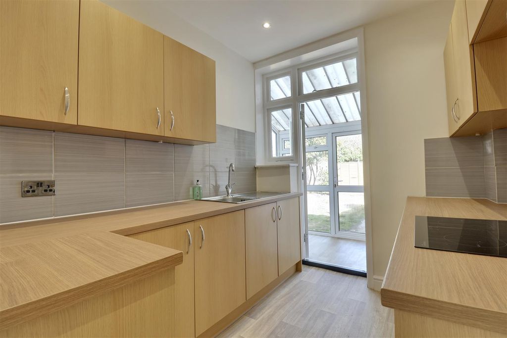 Property photo 2 of 19 4Afe97F9-Edff-410A-A1B9-A4981250A63B_1_201_A.Jpeg