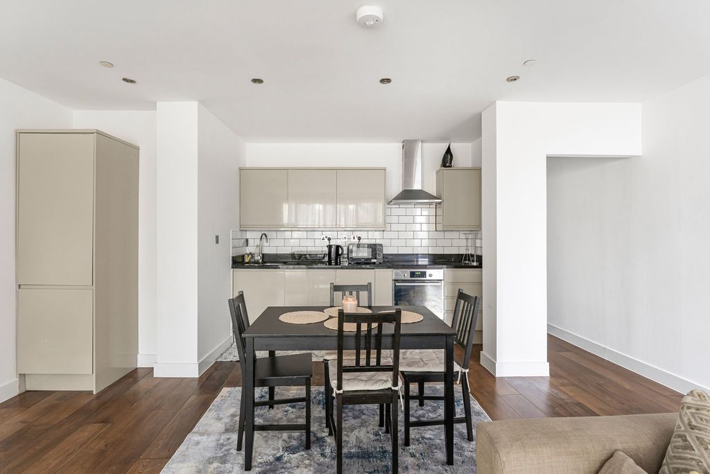 Property photo 2 of 15 Reception/Kitchen