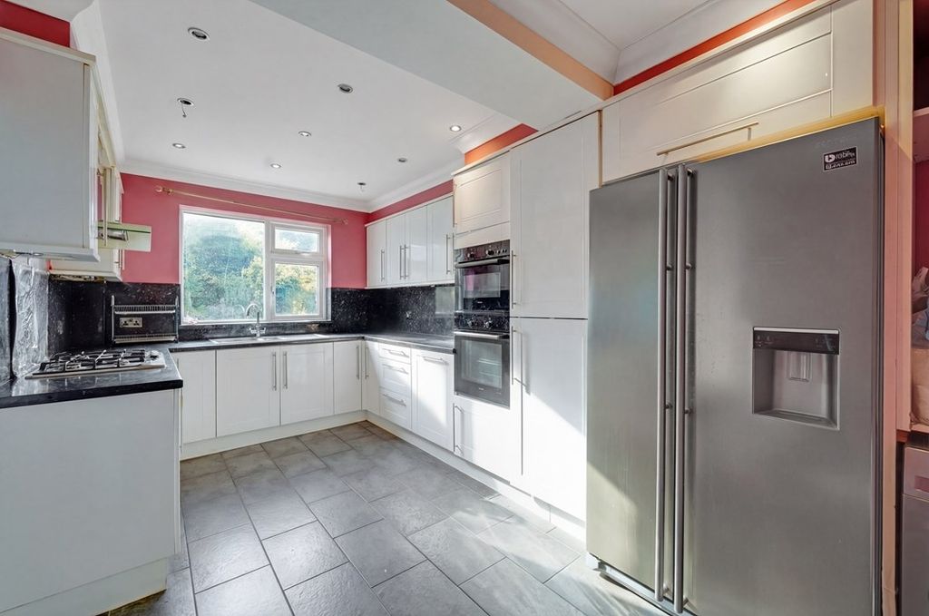 Property photo 1 of 15 Three-Bedroom Semi-Detached House