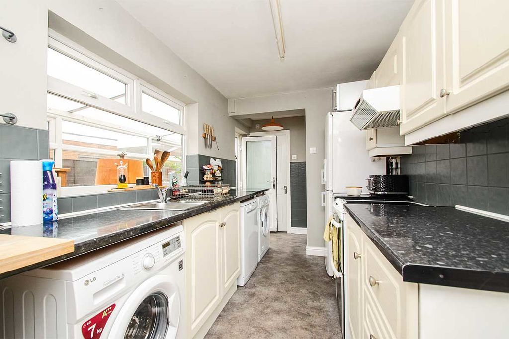 Property photo 3 of 11 Photo 3