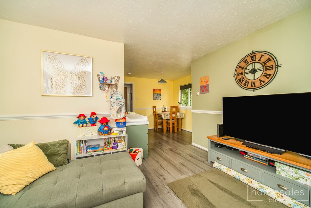 Property photo 3 of 9