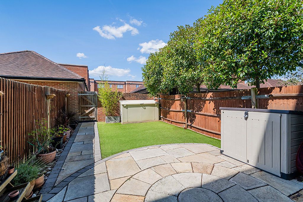 Property photo 3 of 28 H&Co.