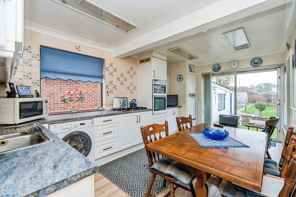 Property photo 3 of 17 Photo