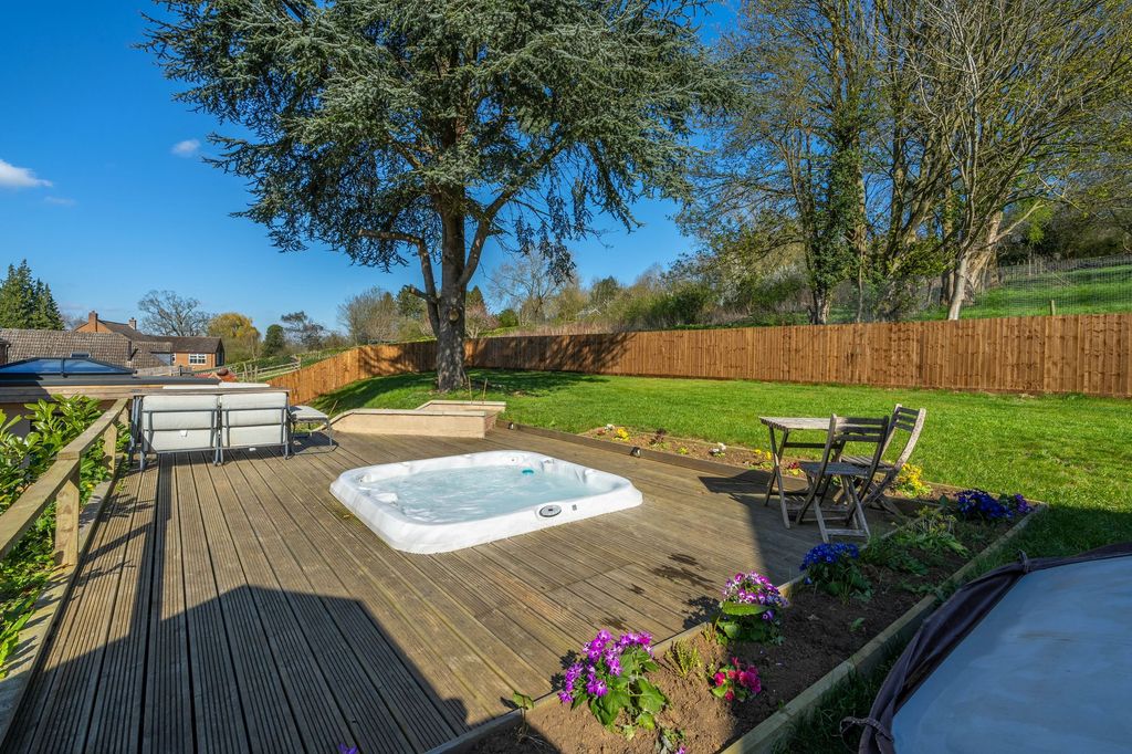 Property photo 3 of 25