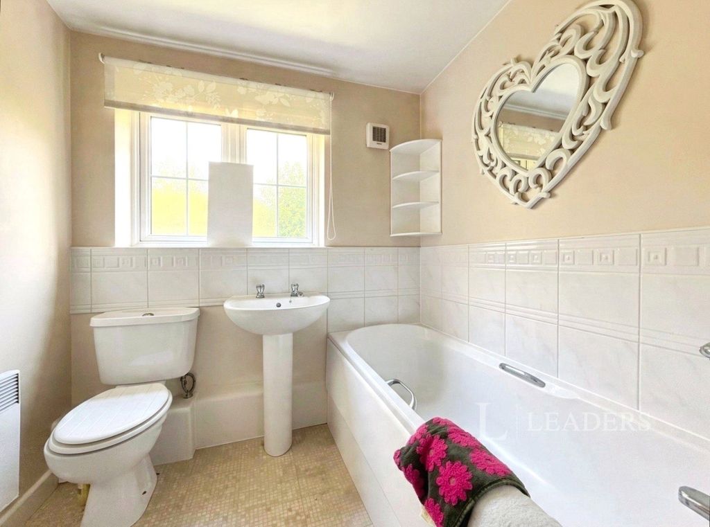 Property photo 3 of 7 Picture No. 18