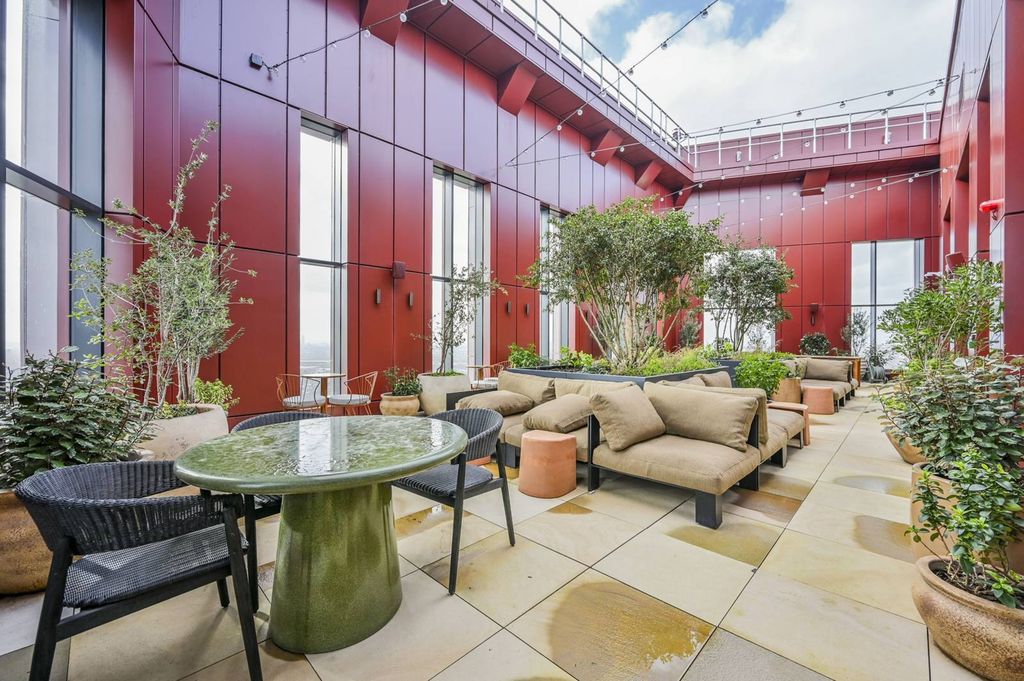 Property photo 3 of 25