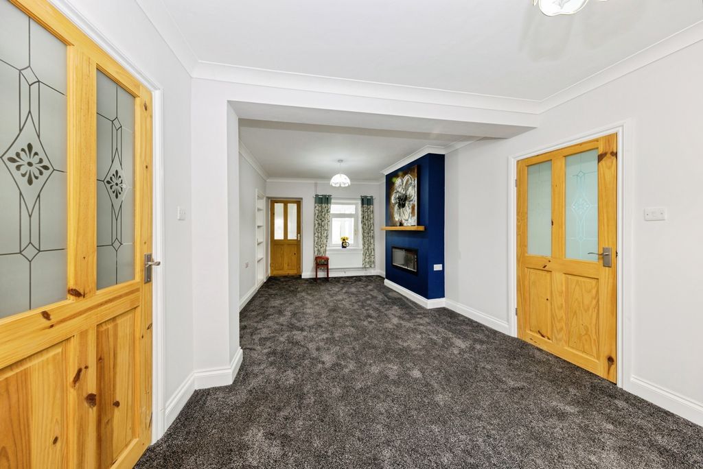 Property photo 2 of 15 Pbox-Img.Jpg