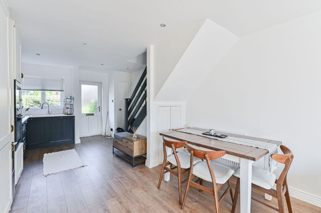 Property photo 1 of 22