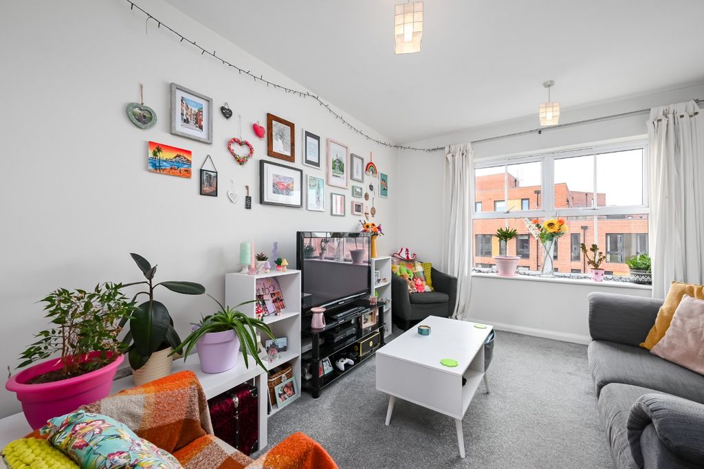 Property photo 2 of 9 Picture 2