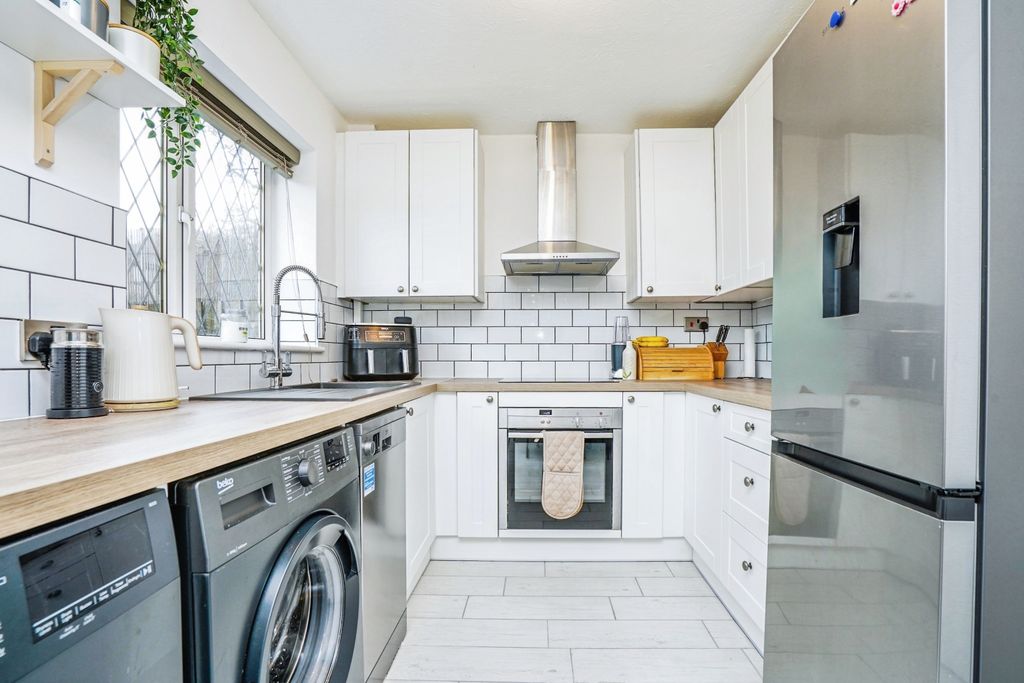 Property photo 3 of 15