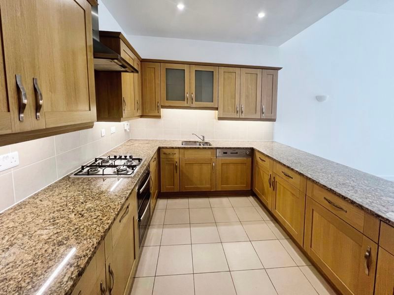 Property photo 3 of 20 Kitchen