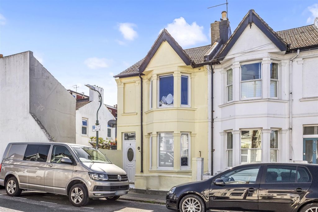 Property photo 1 of 16 Mortimer Road, 2-001.Jpg