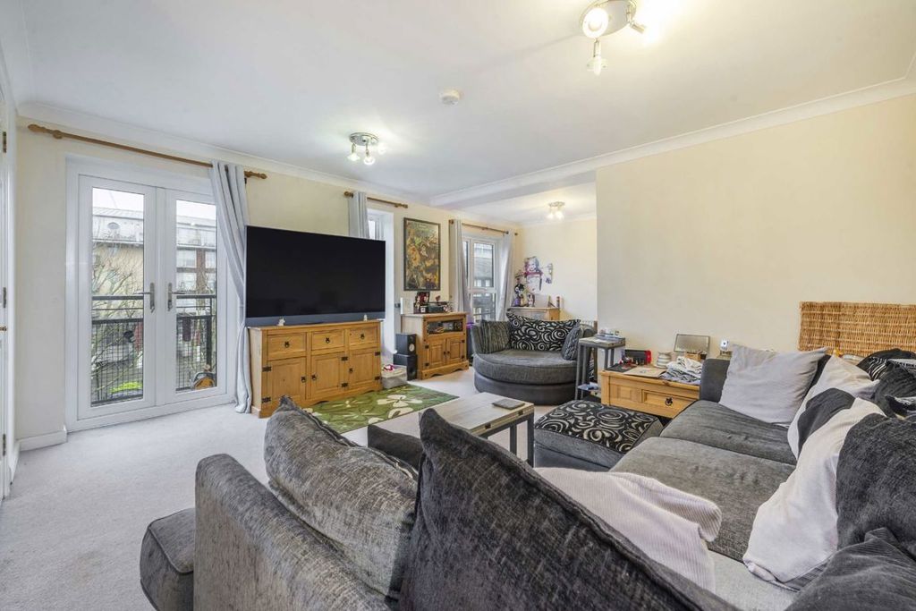 Property photo 3 of 8