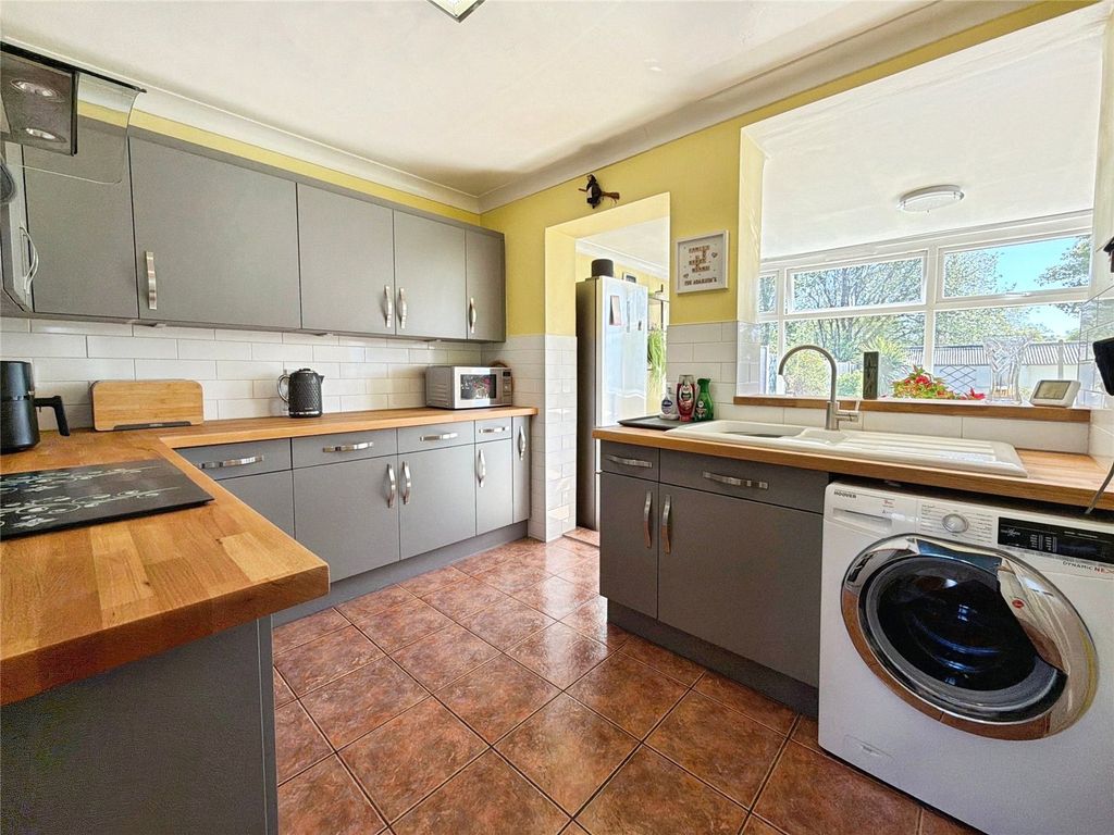 Property photo 3 of 24 Kitchen