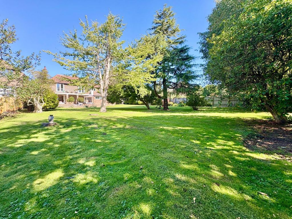 Property photo 2 of 32