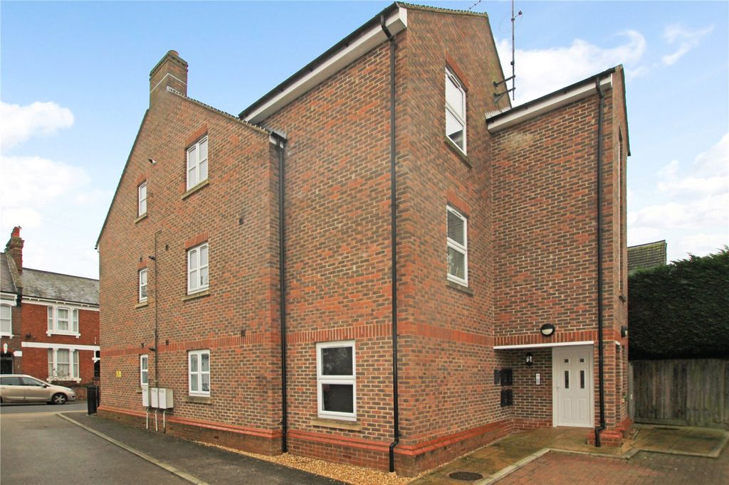 Property photo 1 of 9 Imported Image