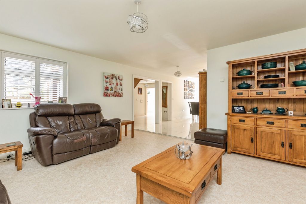 Property photo 2 of 33