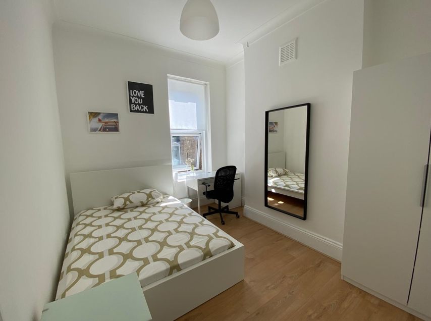 Property photo 1 of 7 4