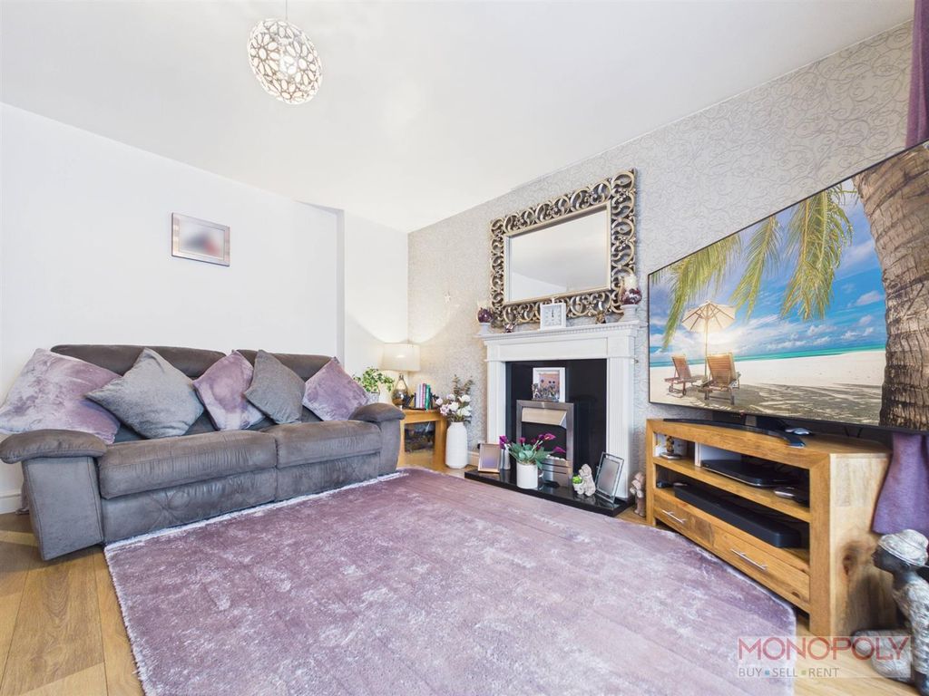 Property photo 3 of 22 Cam03815G0-Pr0457-Still003.Jpg