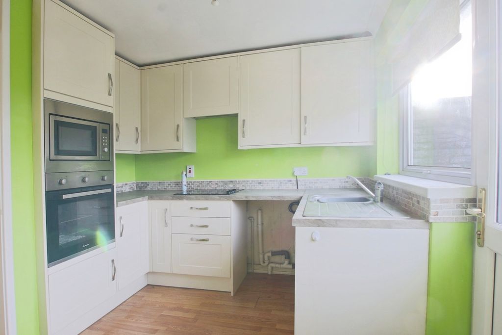 Property photo 3 of 11 4764458