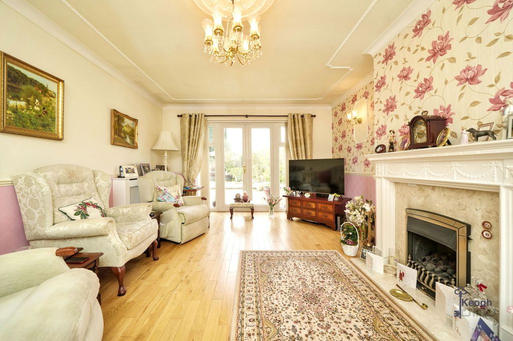 Property photo 3 of 28